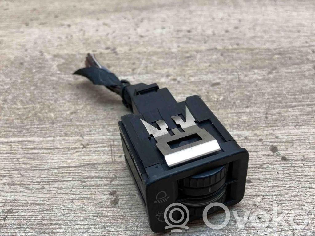 Comutator control nivel faruri   3C0941333A,WITHPLUG