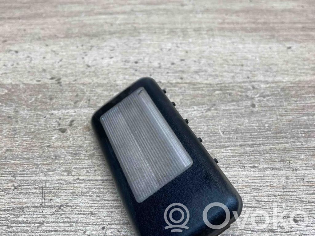 Etuistuimen valo   140929