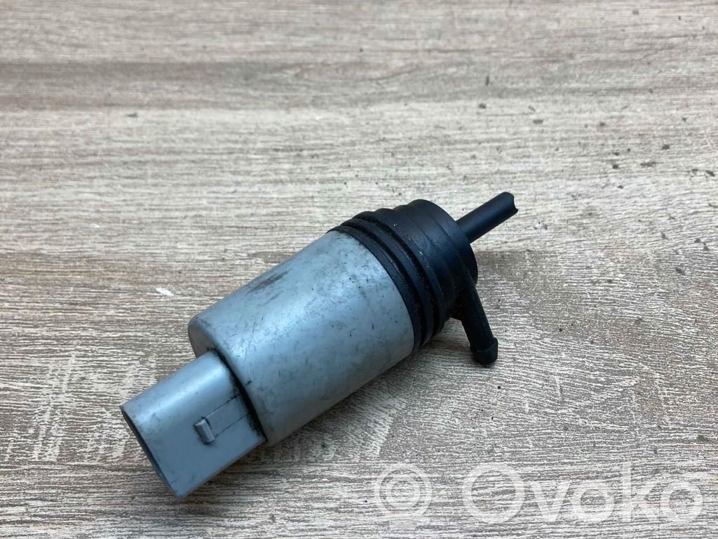 BMW 7 E65 E66 Windscreen/windshield washer pump 