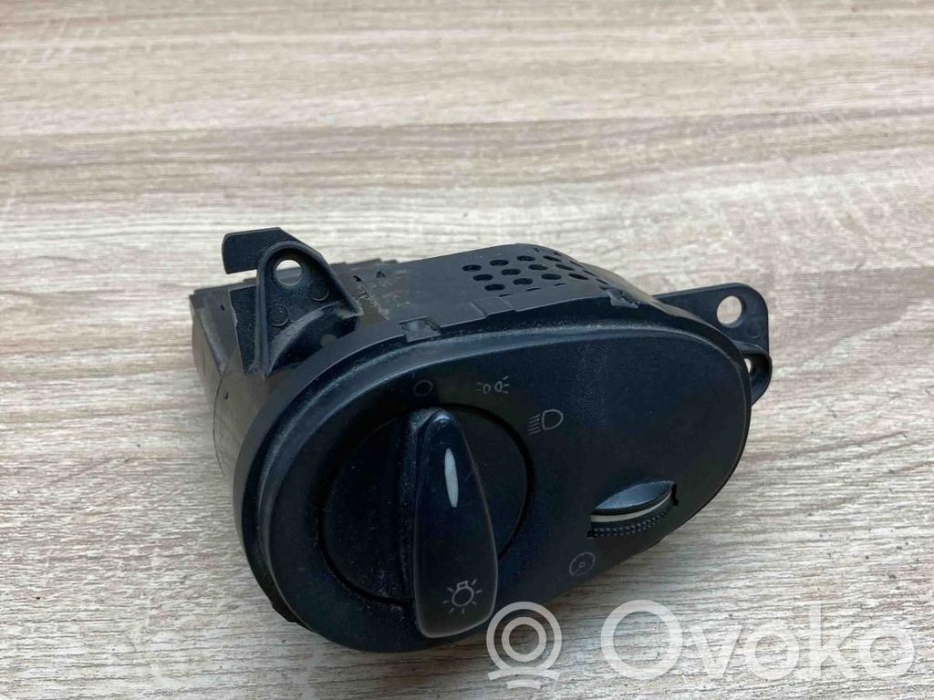 Ford Focus Lukturu slēdzis 