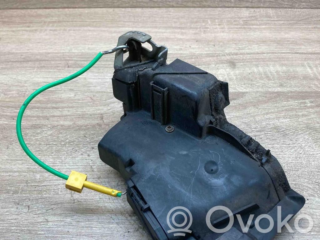 BMW 5 E39 Încuietoare ușă spate 