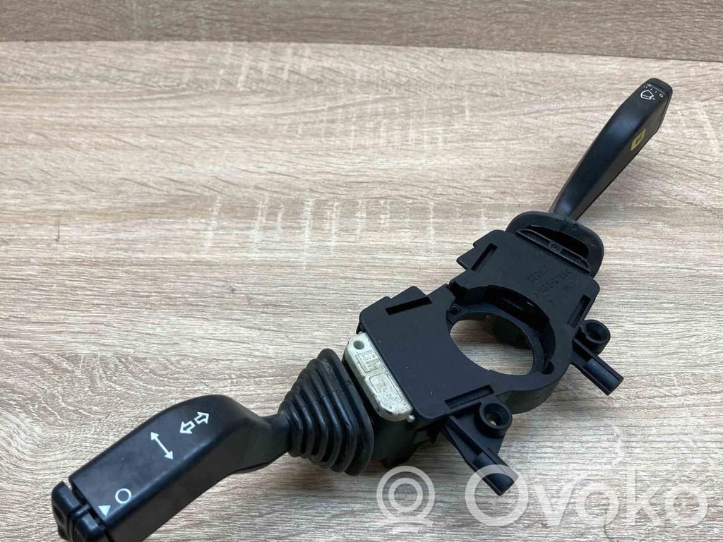 Commodo, commande essuie-glace/phare   26051171,USED