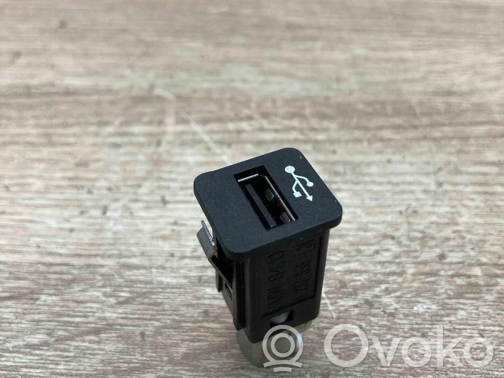 BMW X3 F25 USB socket connector 