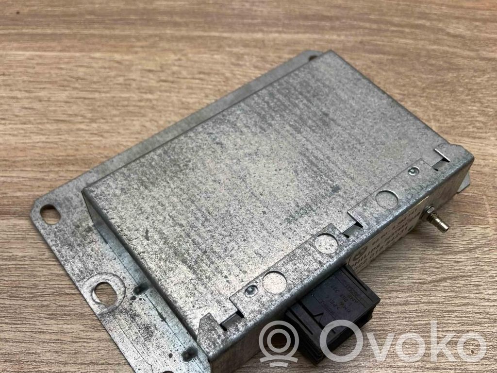 GPS navigation control unit/module   8385141,3240230