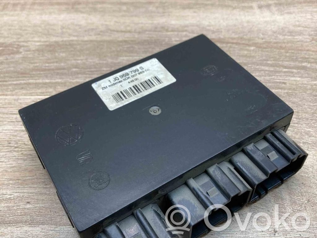Volkswagen PASSAT B5 Modul confort 
