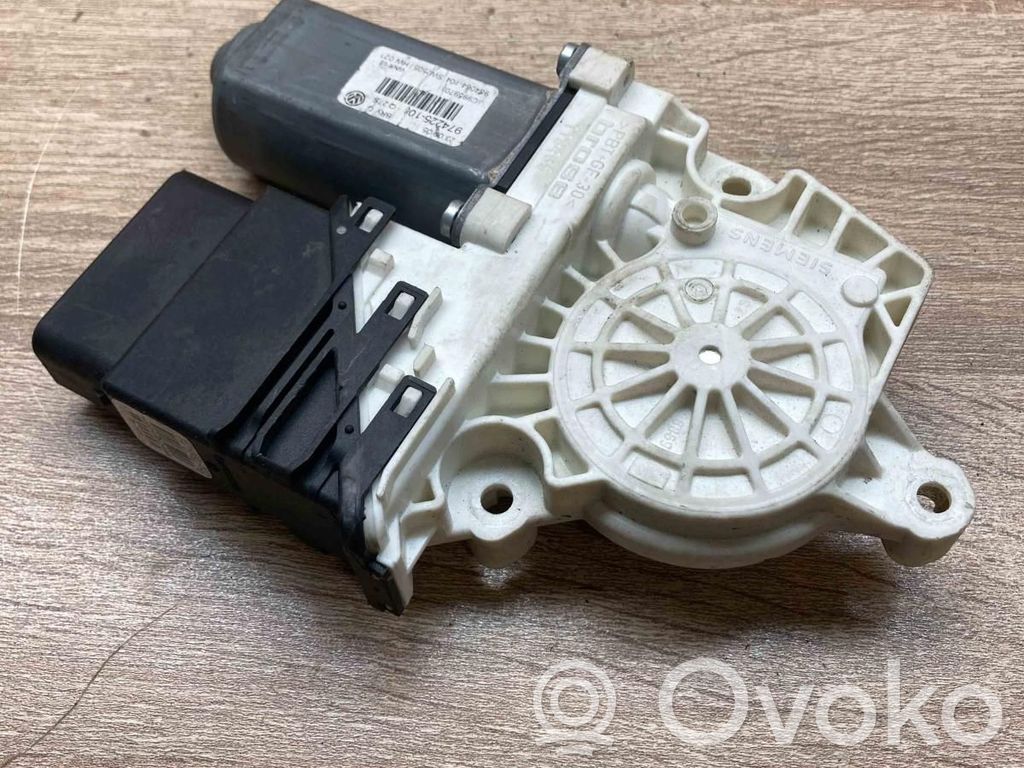 Volkswagen PASSAT B6 Motor macara geam ușă spate 