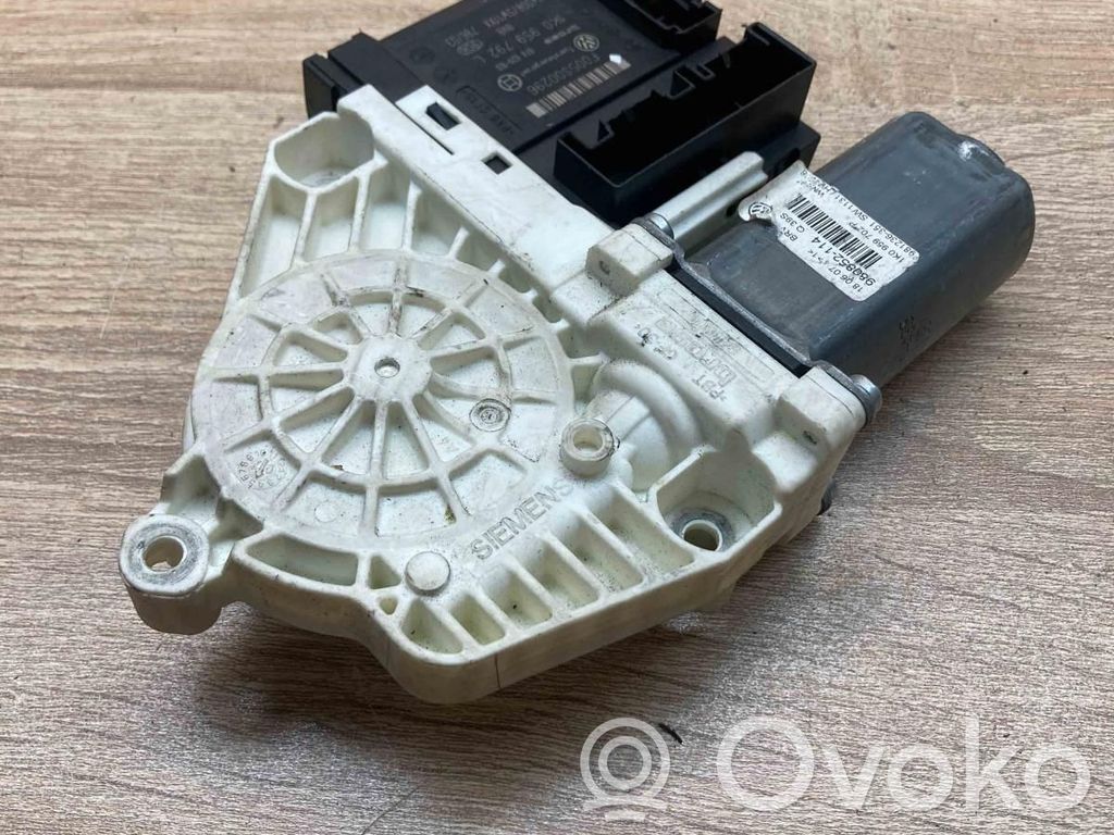 Volkswagen PASSAT B6 Motorino alzacristalli della portiera anteriore 