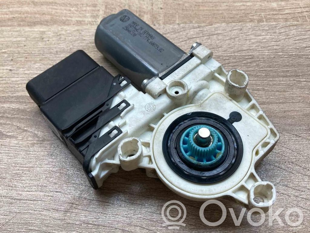 Volkswagen PASSAT B6 Motor macara geam ușă spate 