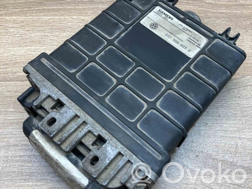 Volkswagen PASSAT B4 Engine control unit/module ECU 