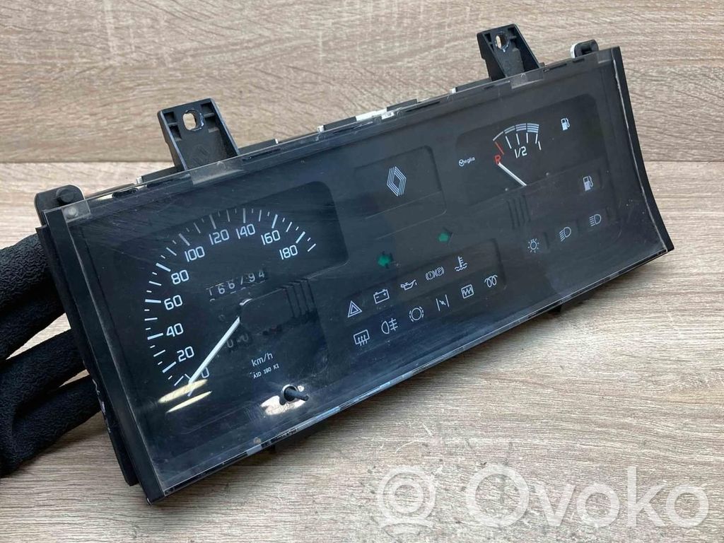 Renault Clio I Tachimetro (quadro strumenti) 