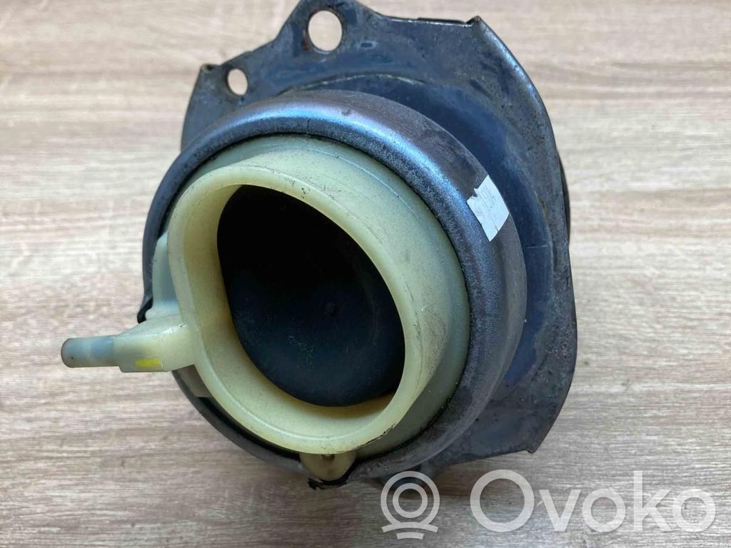 BMW X5 F15 Engine mounting bracket 