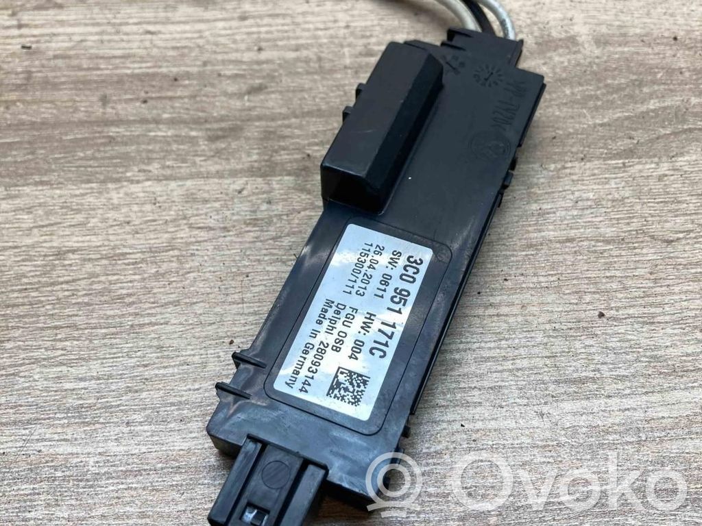 Volkswagen PASSAT CC Unidad de control/módulo de alarma 
