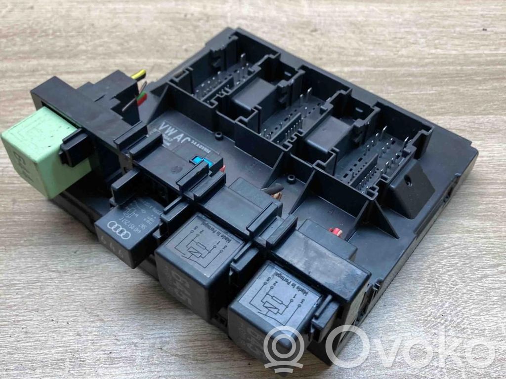 Volkswagen PASSAT B7 Modul confort 