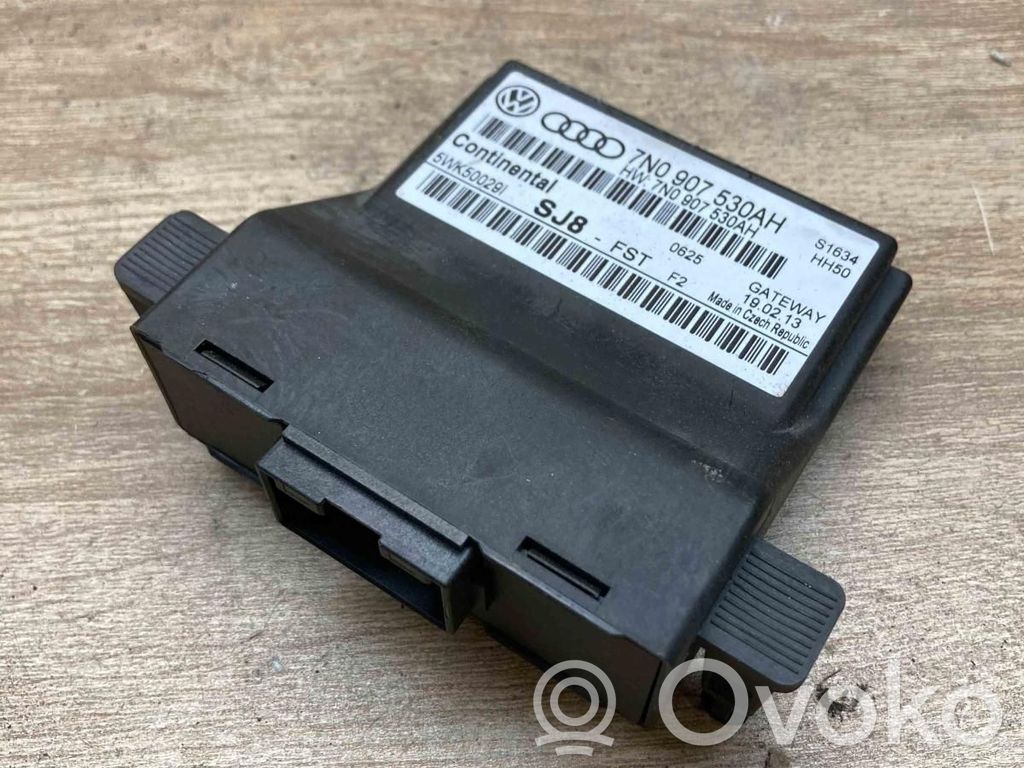 Volkswagen PASSAT B7 Gateway control module 