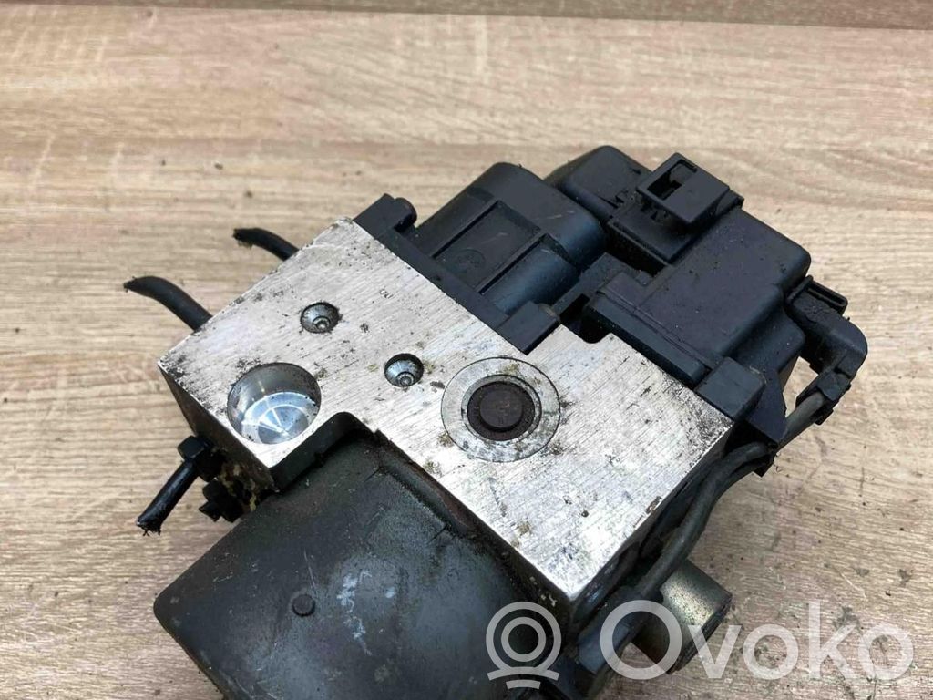 Audi A4 S4 B6 8E 8H ABS-pumppu 