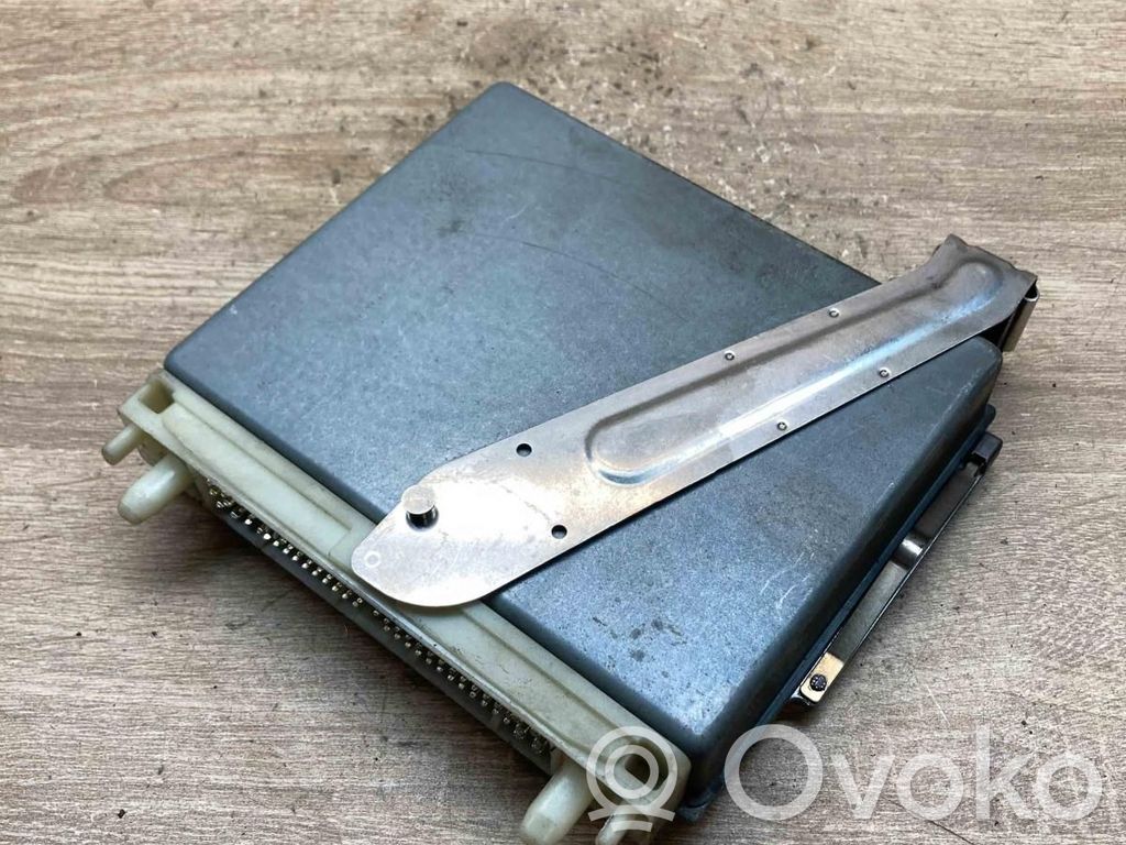 Komputer / Sterownik ECU silnika   P01270297,0281001592,07210