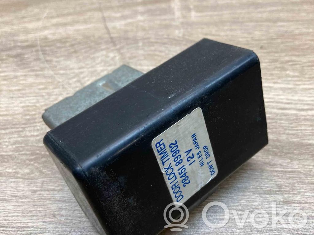 Nissan Laurel Unité de commande module de porte 