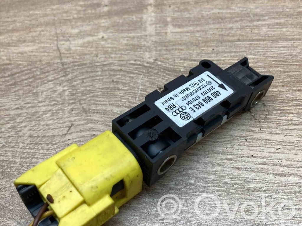 Audi A3 S3 8P Czujnik uderzenia Airbag 