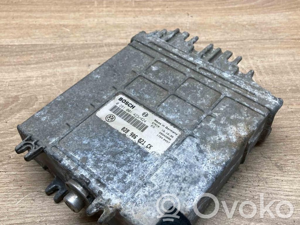 Volkswagen PASSAT B4 Engine control unit/module ECU 