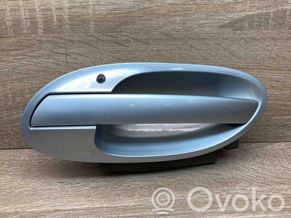 BMW 7 E65 E66 Rankena atidarymo išorinė 