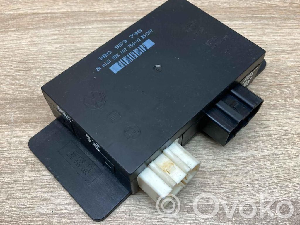 Volkswagen PASSAT B5 Modul confort 