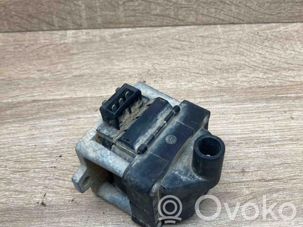Volkswagen Polo II 86C 2F Bobina di accensione ad alta tensione 