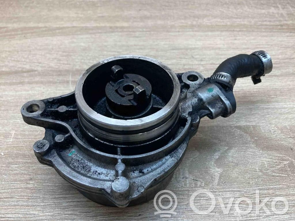 BMW 7 E65 E66 Vacuum pump 