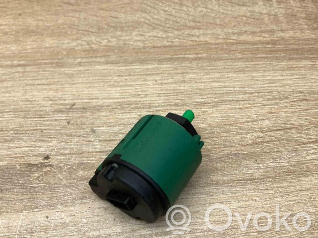 Light switch   6901342