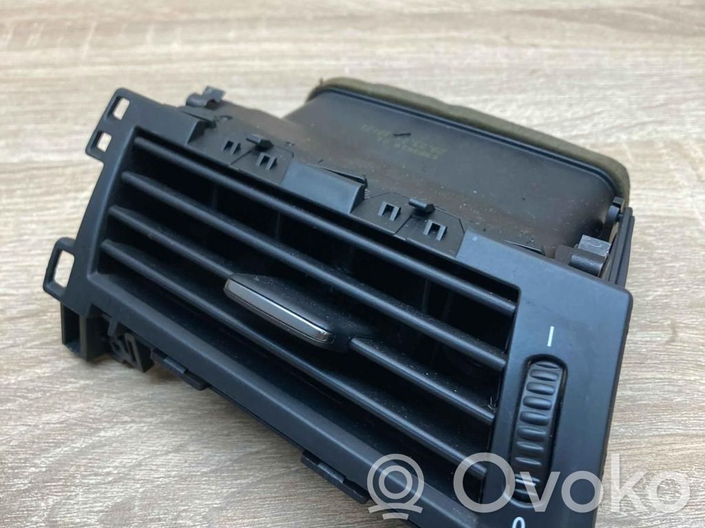 BMW 5 E60 E61 Grilă ventilație/ramă laterală bord 