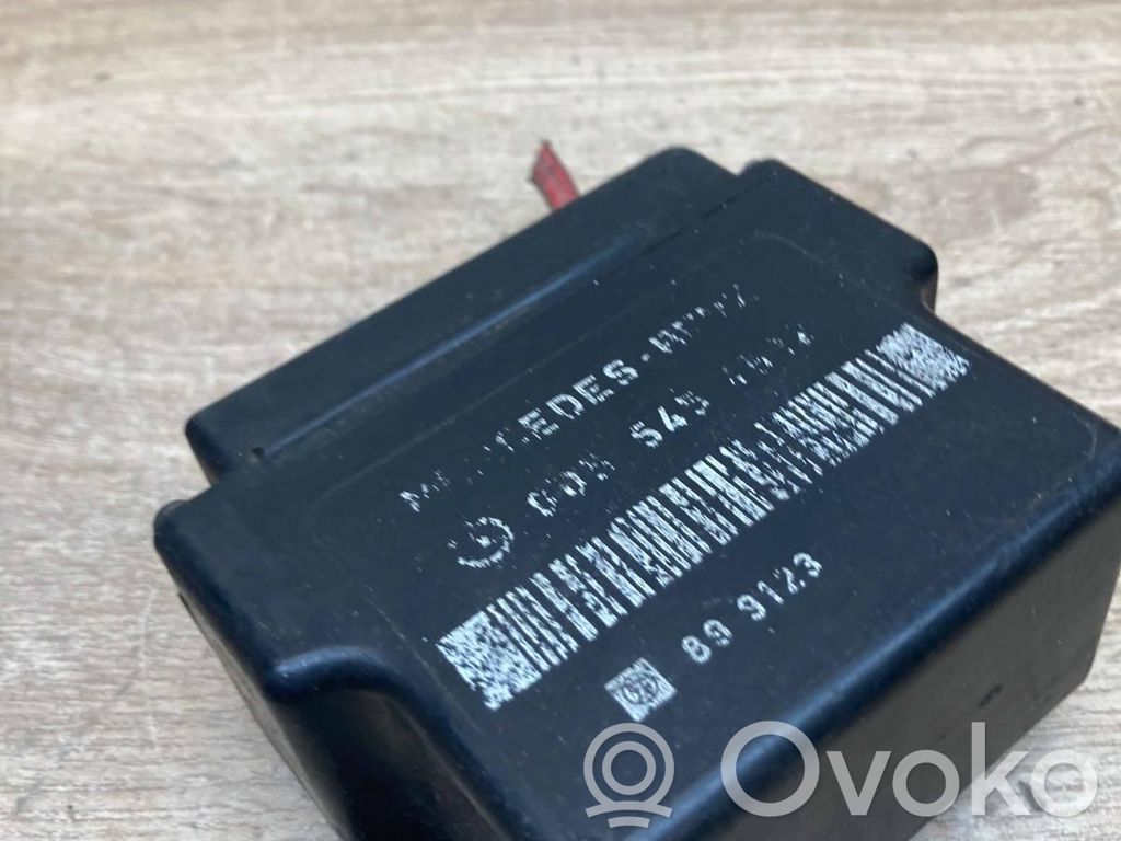 Mercedes-Benz E W124 Glow plug pre-heat relay 