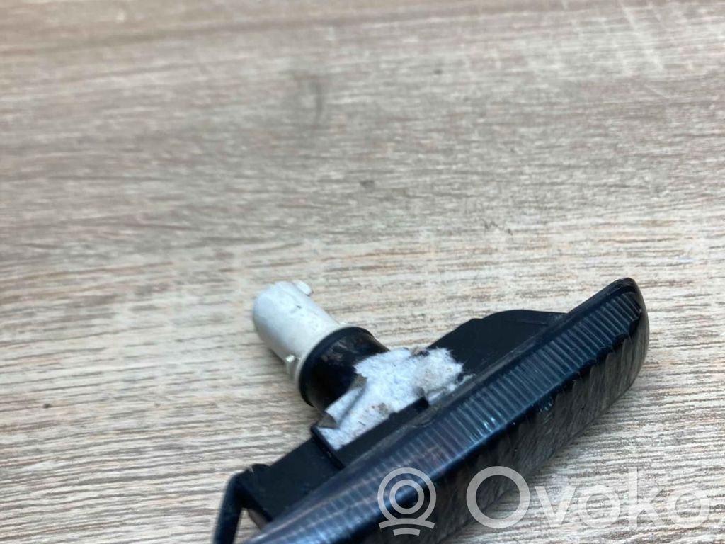 BMW 3 E46 Semnalizator bară față 