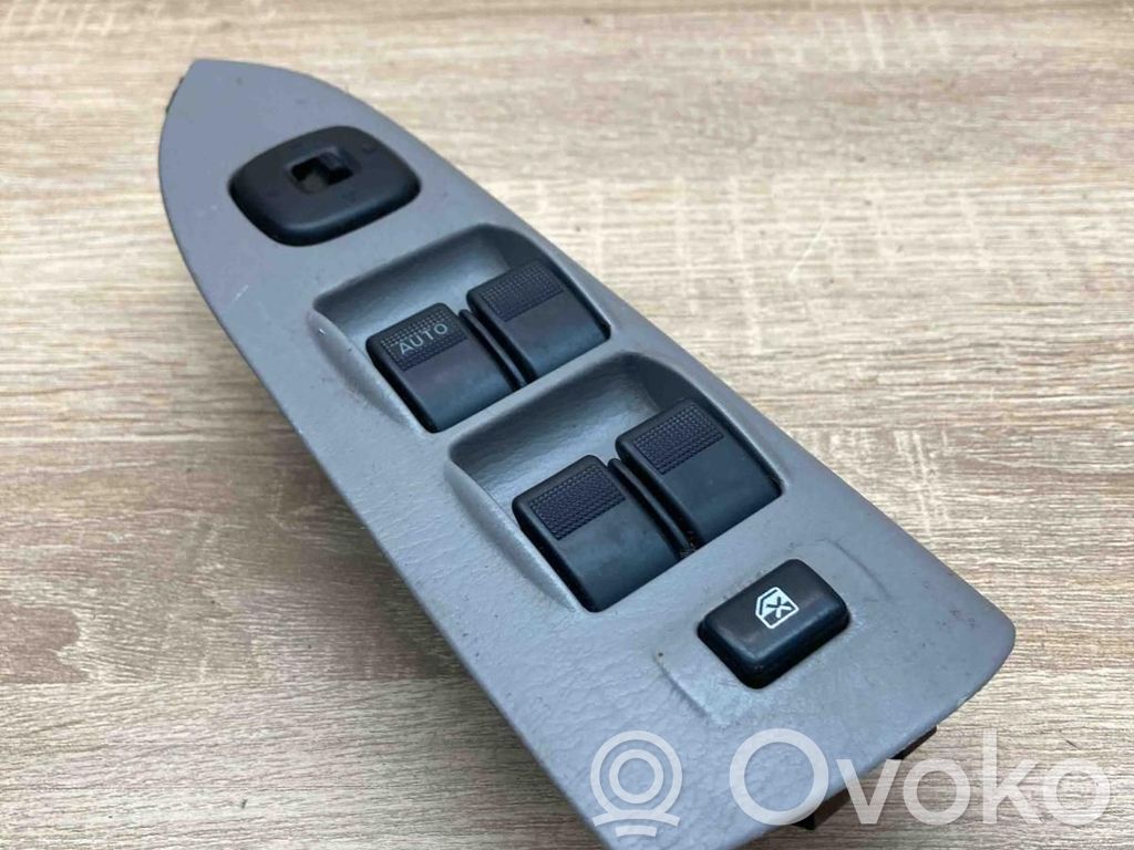 Electric window control switch   CB0866350A,C8HD135