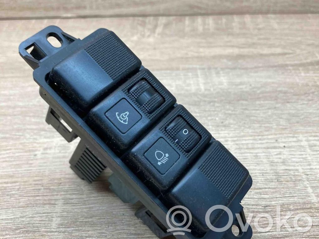 Headlight level height control switch   LC64