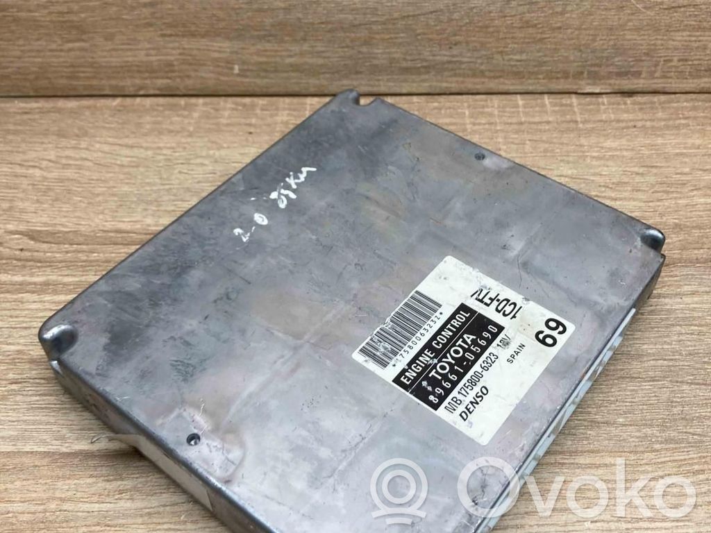 Toyota Avensis T250 Unitate control motor/modul ECU 