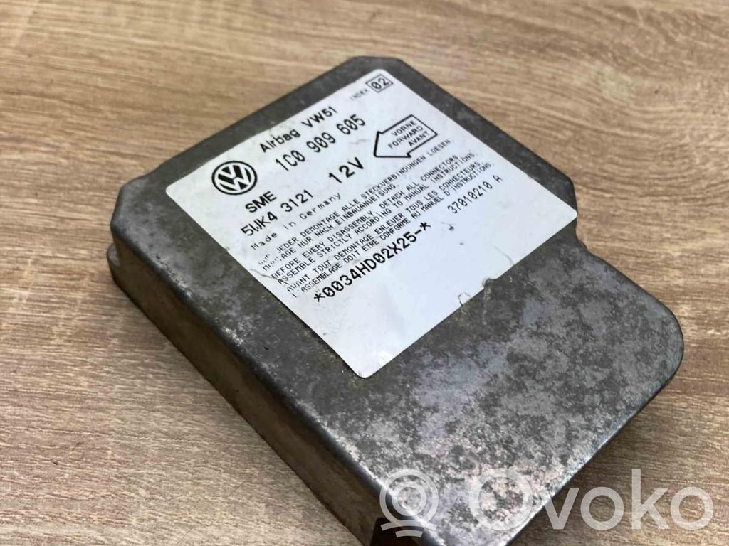 Volkswagen PASSAT B5.5 Centralina/modulo airbag 