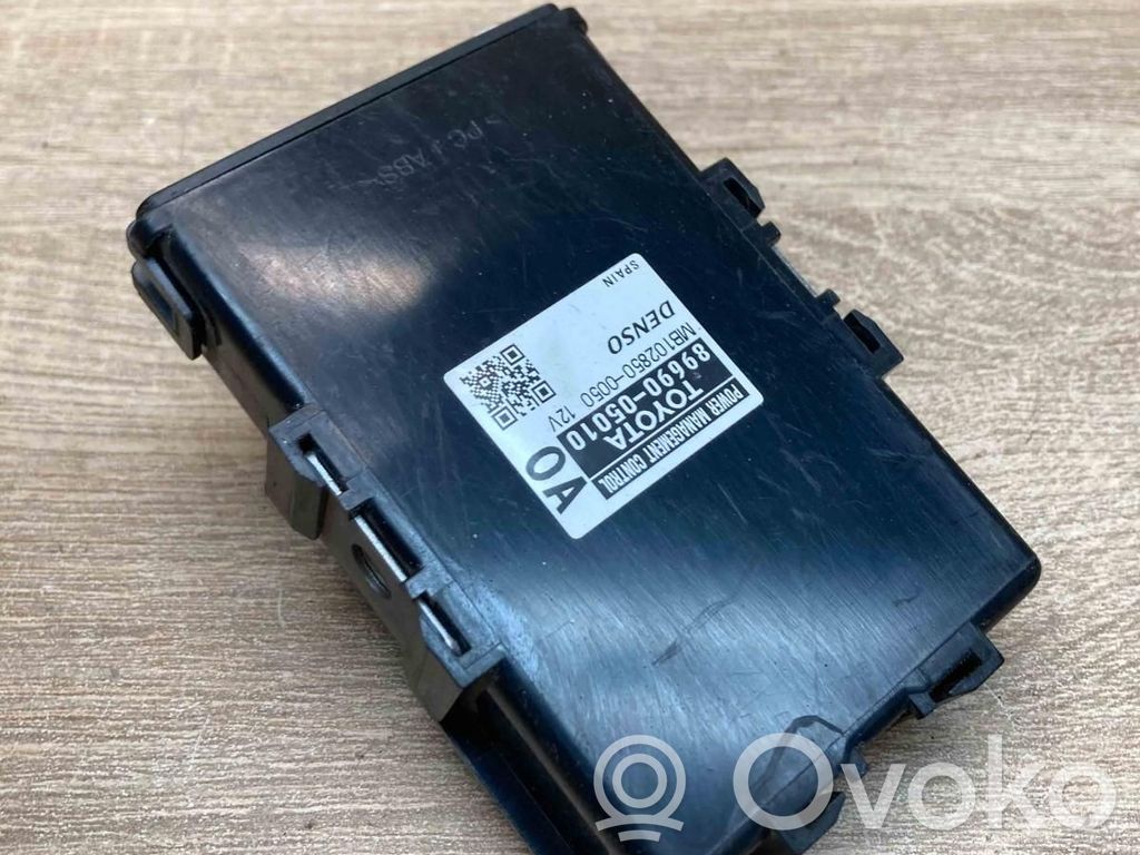 Toyota Avensis T270 Unité de contrôle à bord d'alimentation