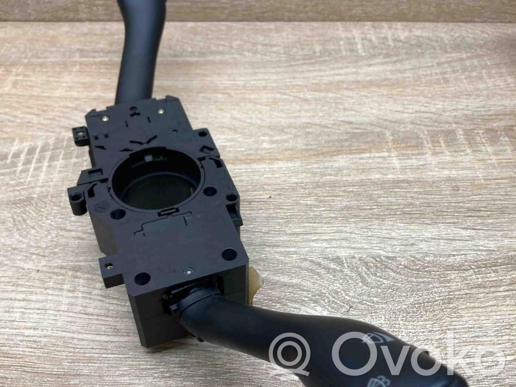 Volkswagen PASSAT B5 Leva/interruttore dell’indicatore di direzione e tergicristallo 