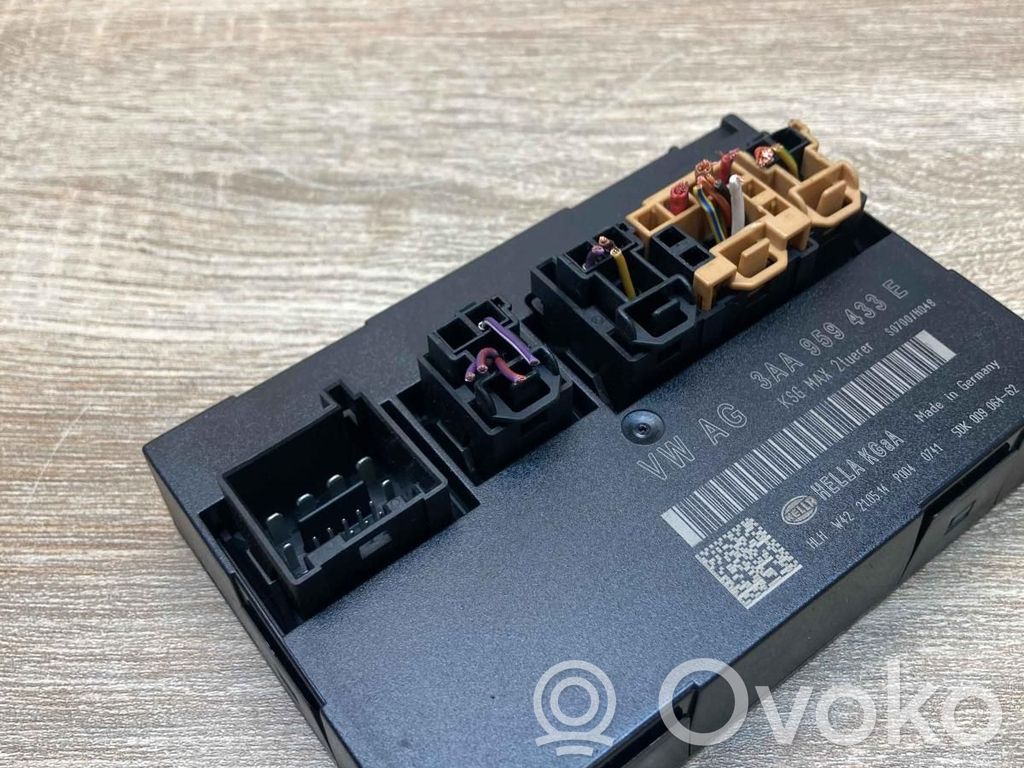 Volkswagen PASSAT CC Modul confort 