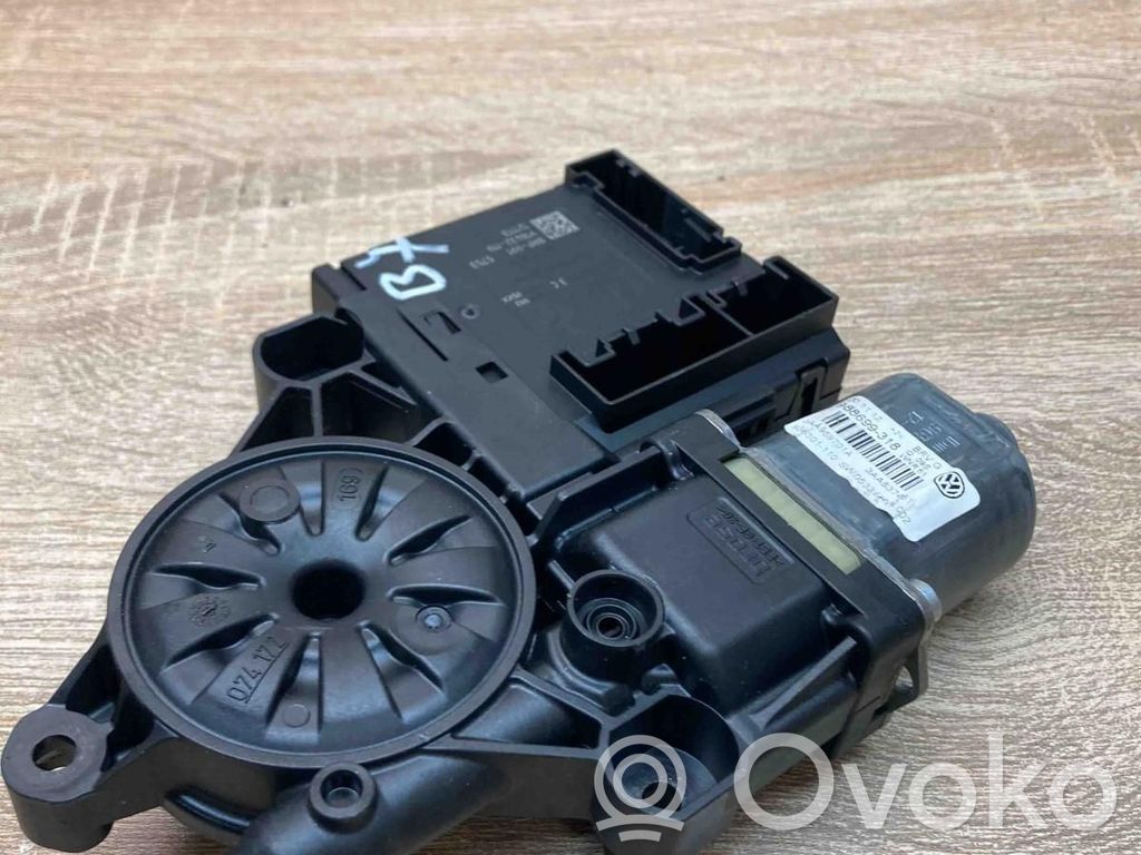 Volkswagen PASSAT B7 Silnik regulatora szyby drzwi przednich 