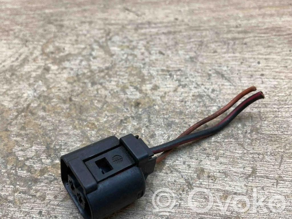 Plug wire   8364516,1813914725