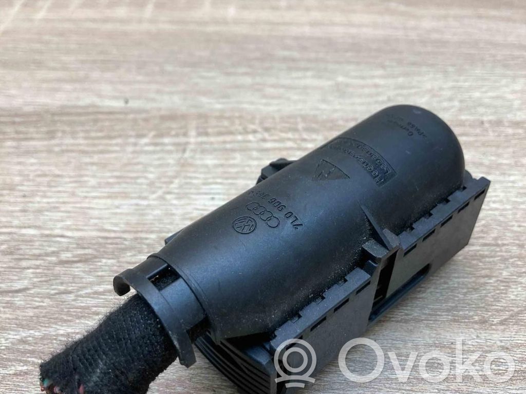 Cablu conectori   7L0906385A,113551251,USED