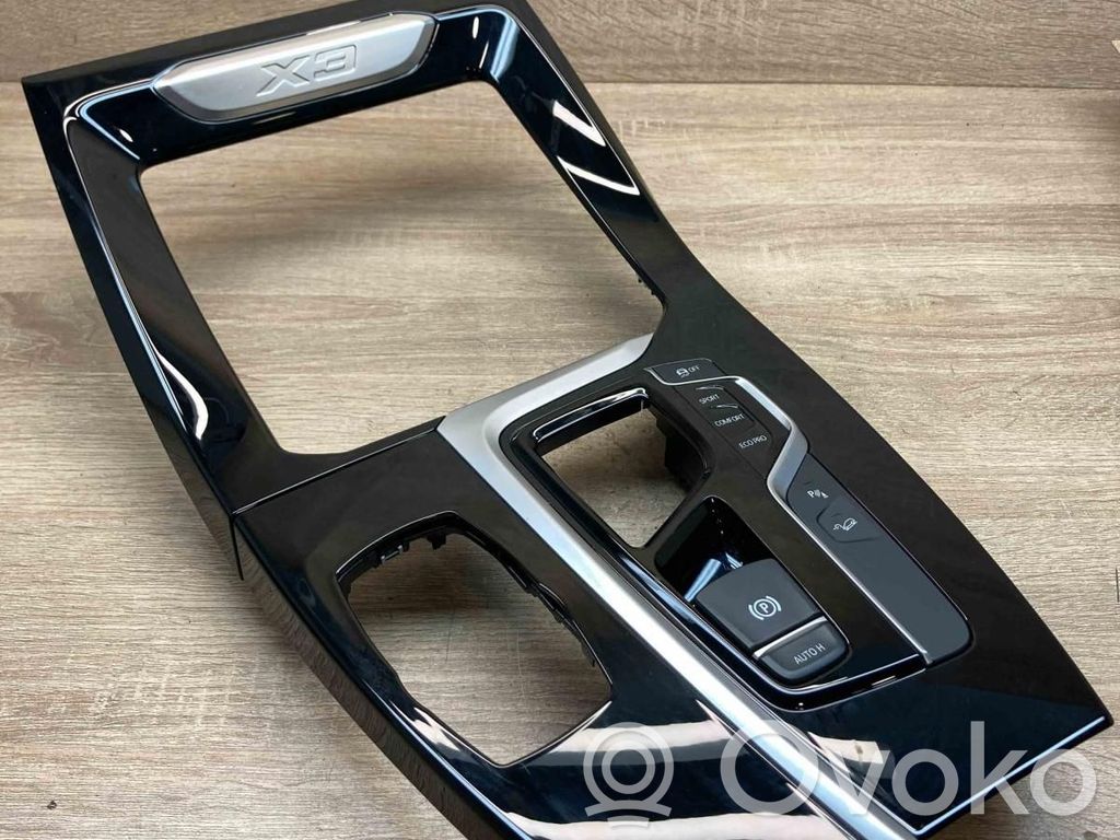 Ramka drążka zmiany biegów   6993948,9109311,RHDBLACK