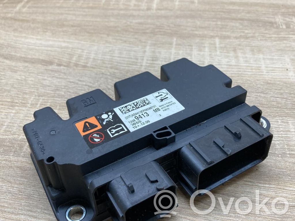 Opel Astra J Unitate/modul de comandă airbaguri 