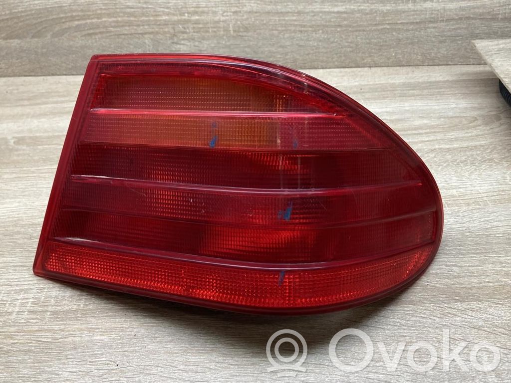 Mercedes-Benz E W210 Luci posteriori 