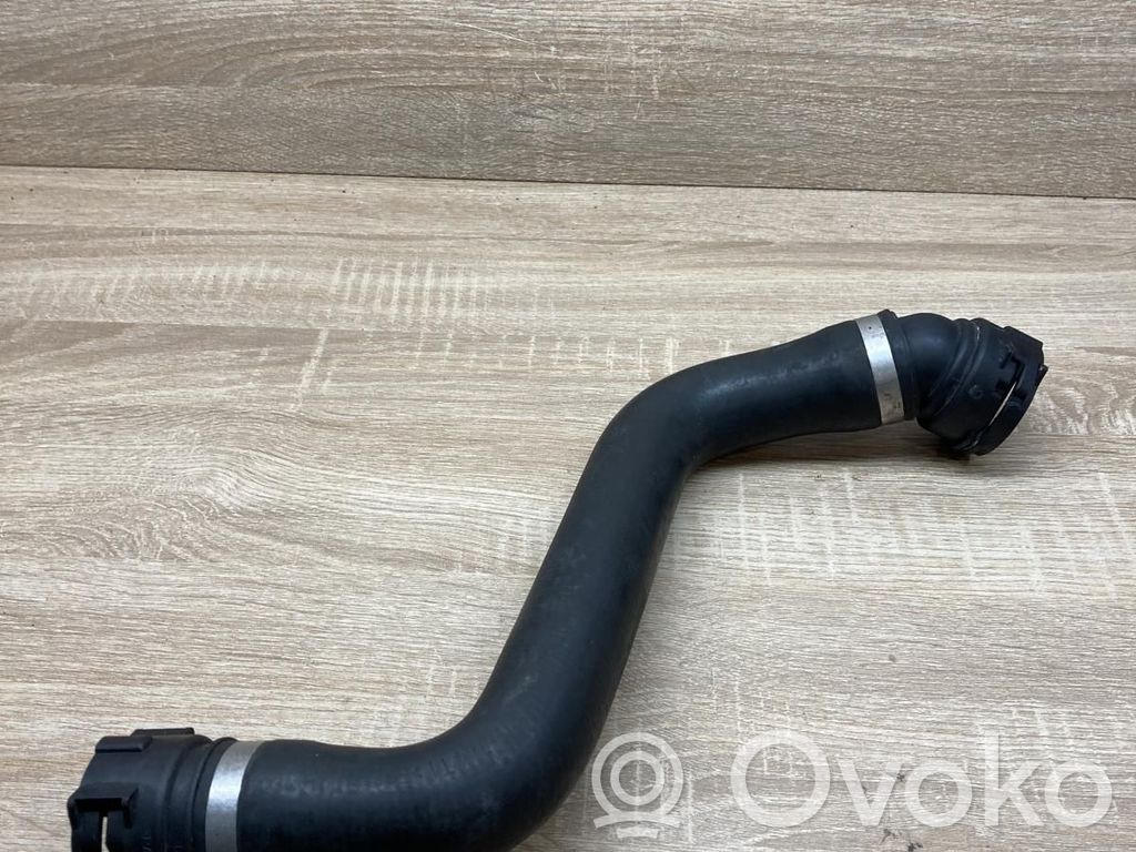 BMW 5 F10 F11 Conductă/furtun lichid de răcire motor 