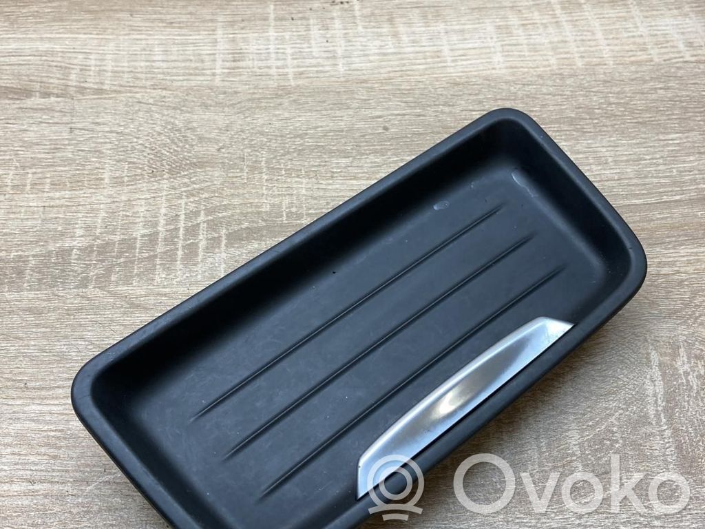 BMW 3 F30 F35 F31 Pad suport pahare 