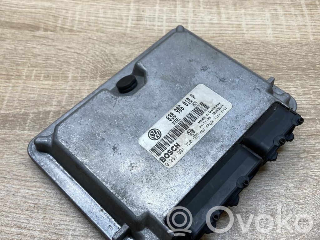 Volkswagen PASSAT B5 Unitate control motor/modul ECU 