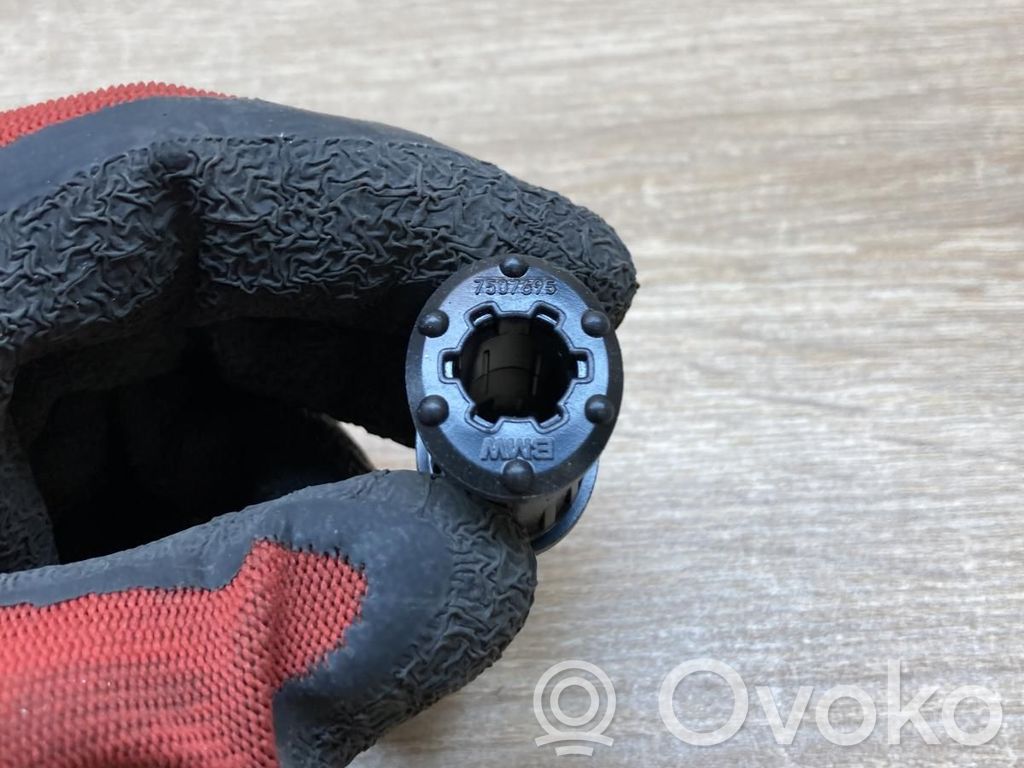 BMW 3 E36 Alte piese compartiment motor 