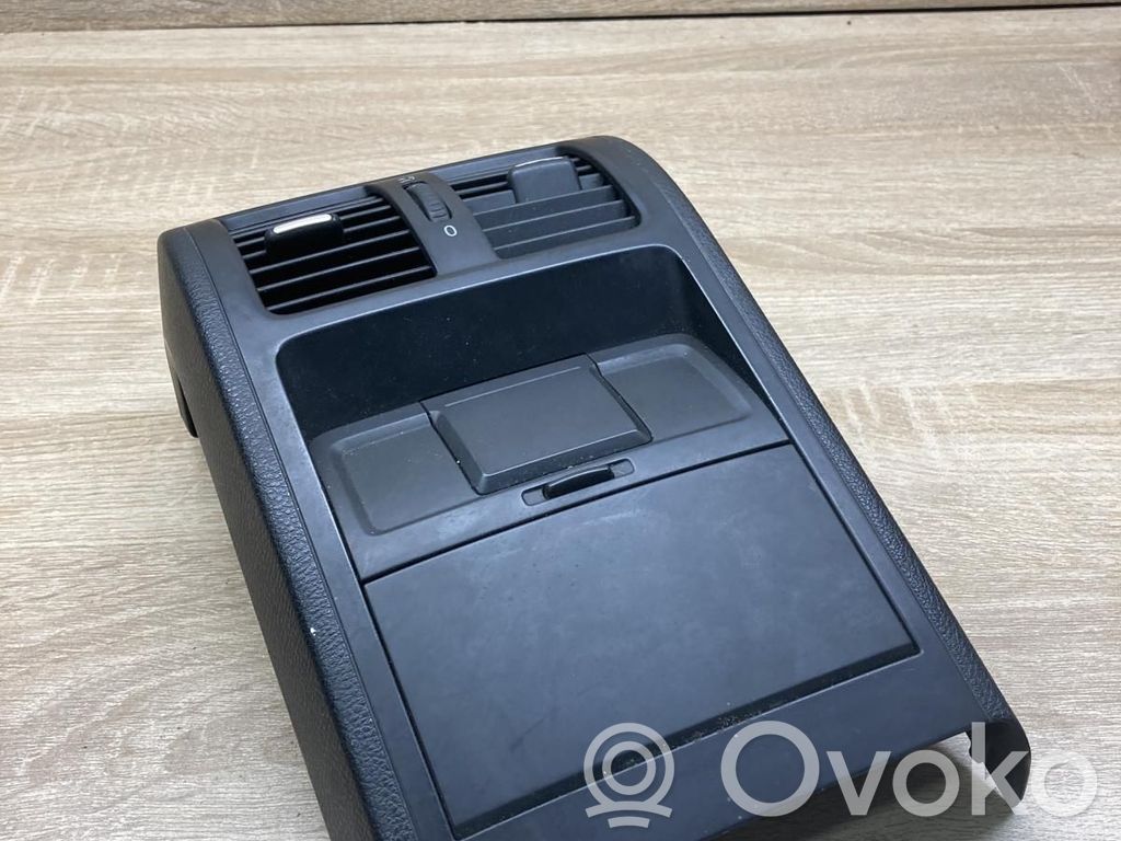 Volkswagen PASSAT B6 Grilă ventilație spate 