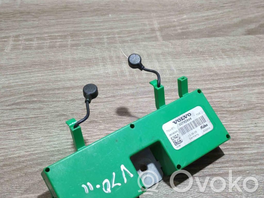 Volvo XC70 Antenos stiprintuvas 